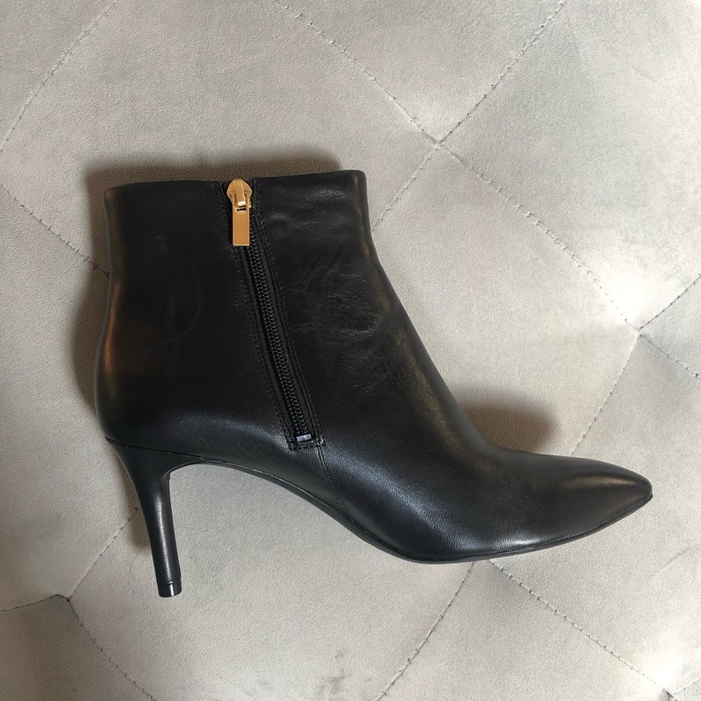 Black Rockport Tru Tech Heeled Booties - Picture 3 of 5